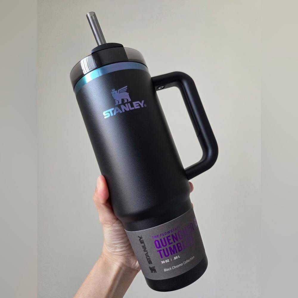 NEW Stanley Black Chroma Tumbler 30 oz - Picture 2 of 5